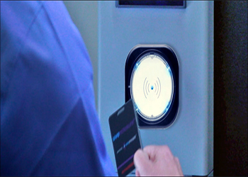يعتمد المستشفى HF RFID لتحديد المرضى والموظفين